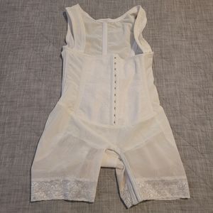 NEW ARTDYSS WHITE BODY SHAPER
